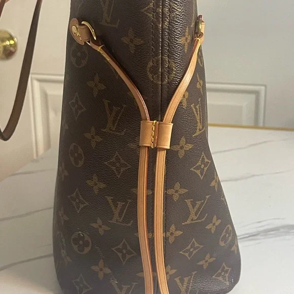Authentic LV Neverfull 💗 - Picture 8 of 9